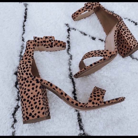 NWT Cheetah Print Peep Toe Heels - Picture 3 of 6